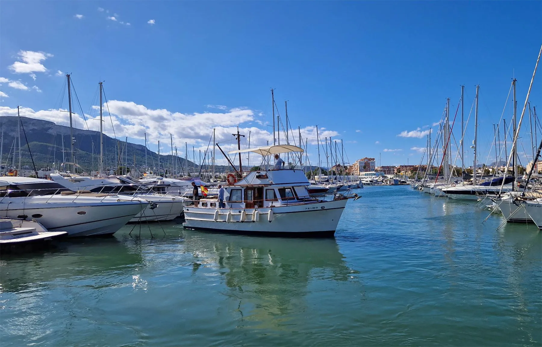Boot in jachthaven denia