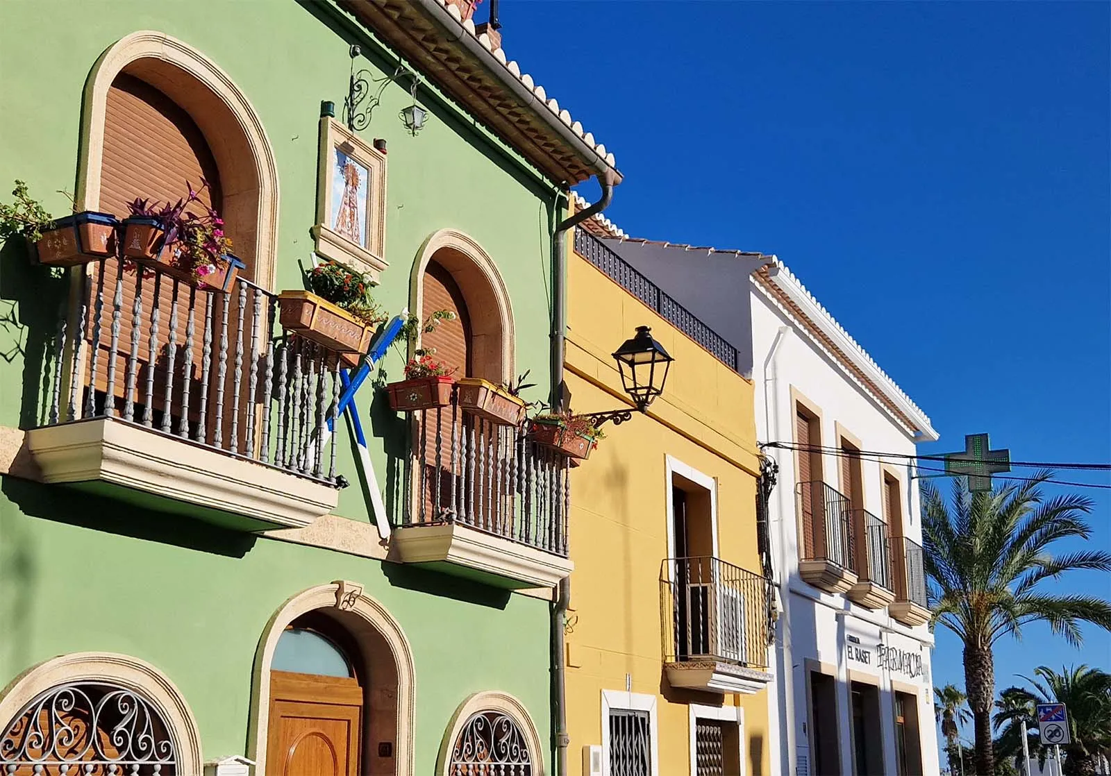 Kleurrijke vissershuisjes in Dénia