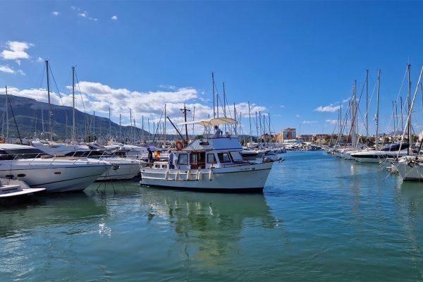Boot in jachthaven denia