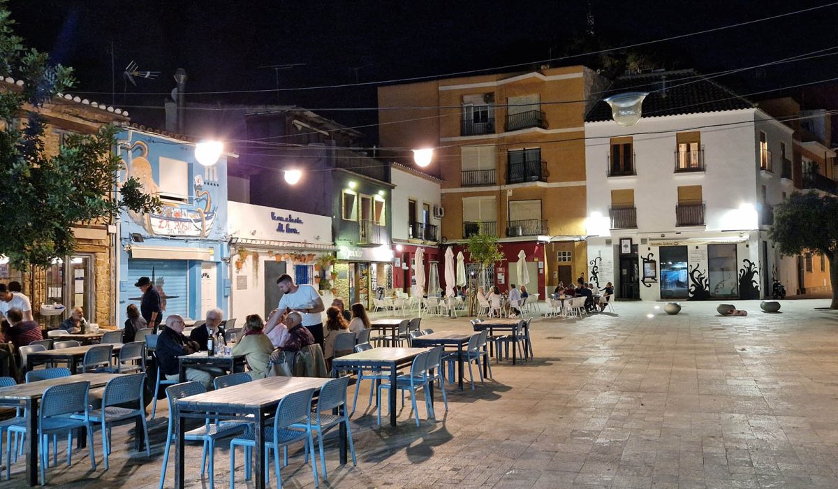 Plaça de Mariana Pineda in het oude centrum van Dénia