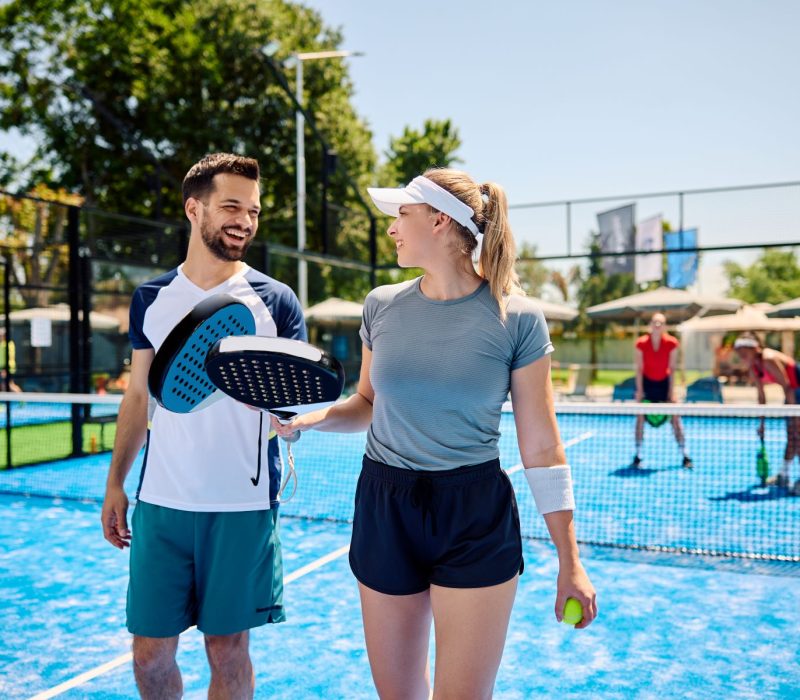 couple playing padel-AS couple playing padel-AS