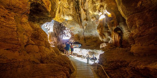 Grotten Cova de les calaveres
