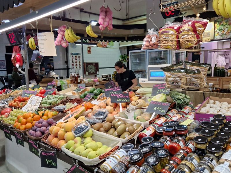 overdekte markhal Denia - Mercat Municipal groentekraam