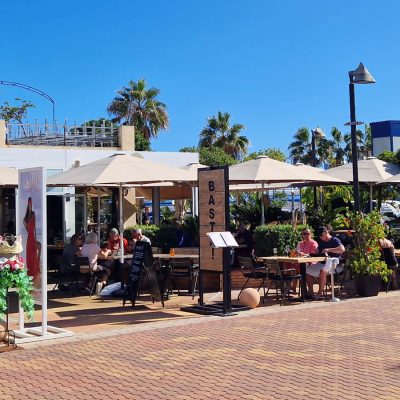 trendy bars en restaurants in de jachthaven van Denia