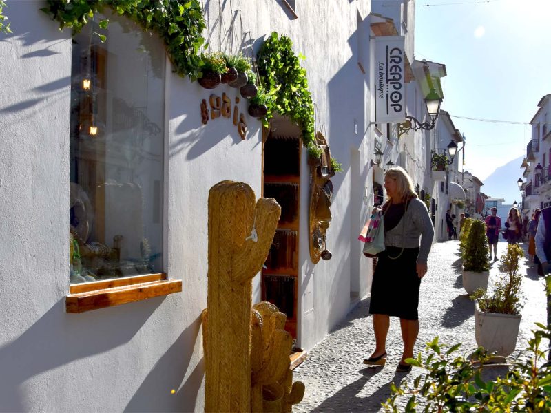 winkelstraatje met boetiek in Altea EF